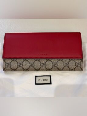 Gucci Beige GG Supreme Continental Wallet with Red Trim